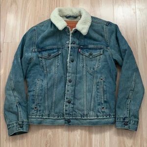 Levis sherpa trucker jacket